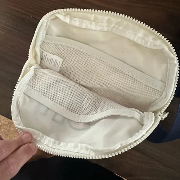 USA Waist Bag - Picture 2 of 3